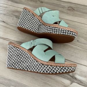 Hush Puppies Moyen mint green Wedge Sandals platforms Size 9.5